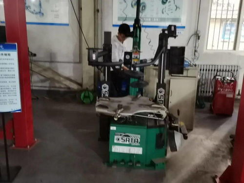 青春奉獻(xiàn)展風(fēng)采，志愿服務(wù)踐初心——車輛工程學(xué)院開展建黨百年百場(chǎng)志愿服務(wù)之校園清掃活動(dòng)